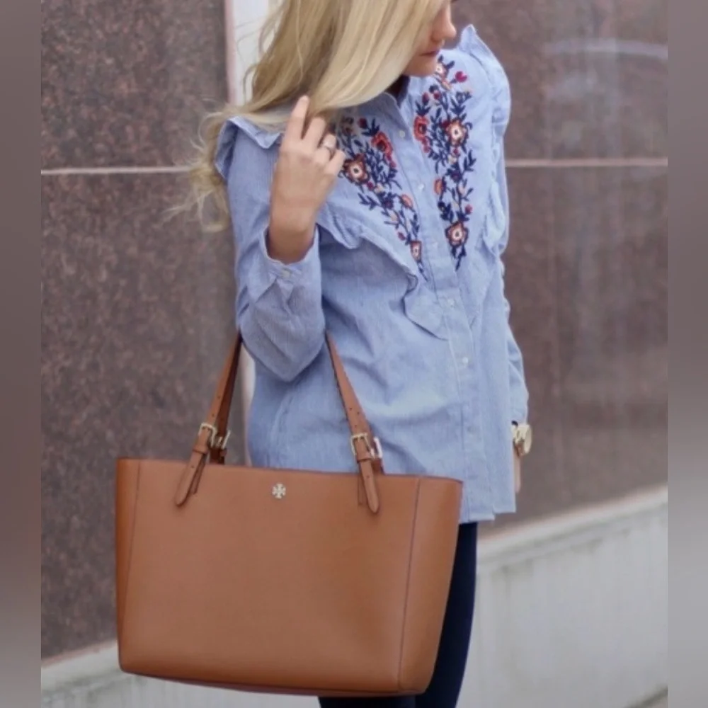 ✨Tory Burch York Tote✨ - Picture 16 of 16